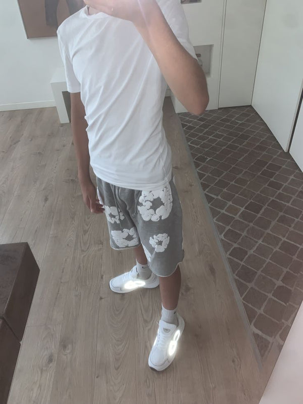 Niclas S.